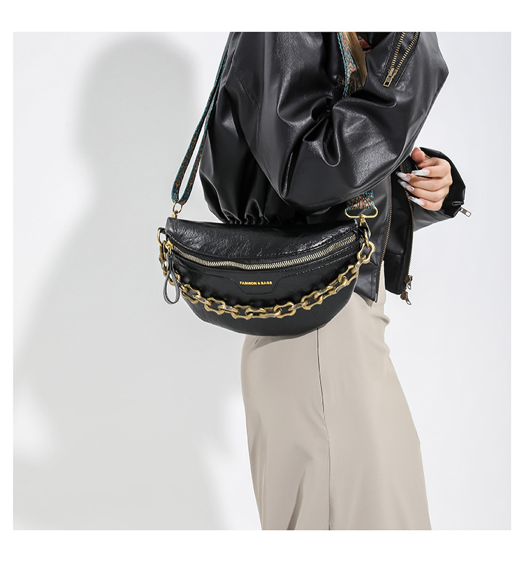 Mala tiracolo elegante para mulher com alça larga e corrente_voghion.com
