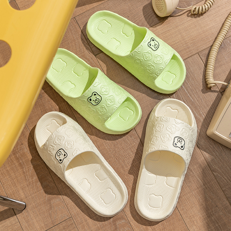 New 2025 Slippers Bear Painted Non-Slip Slippers Home Women's Shoes Men's Bathroom Slippers