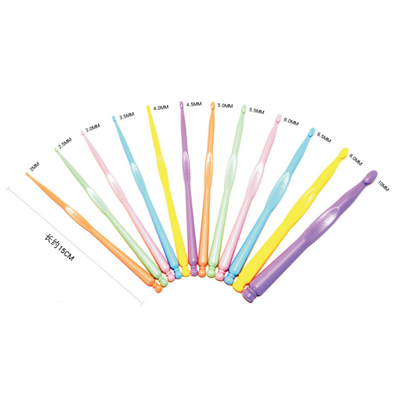 Colorido TPR mango suave traje de ganchillo de aluminio hecho a mano DIY tejer de ganchillo suéter de ganchillo de plástico al por mayor de ganchillo de metal