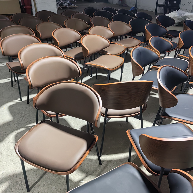 イームズチェア ダイニングチェア イタリア ミニマリスト メタル ネゴシエーション カジュアル 北欧 中古 イームズチェア 無垢材背もたれ椅子