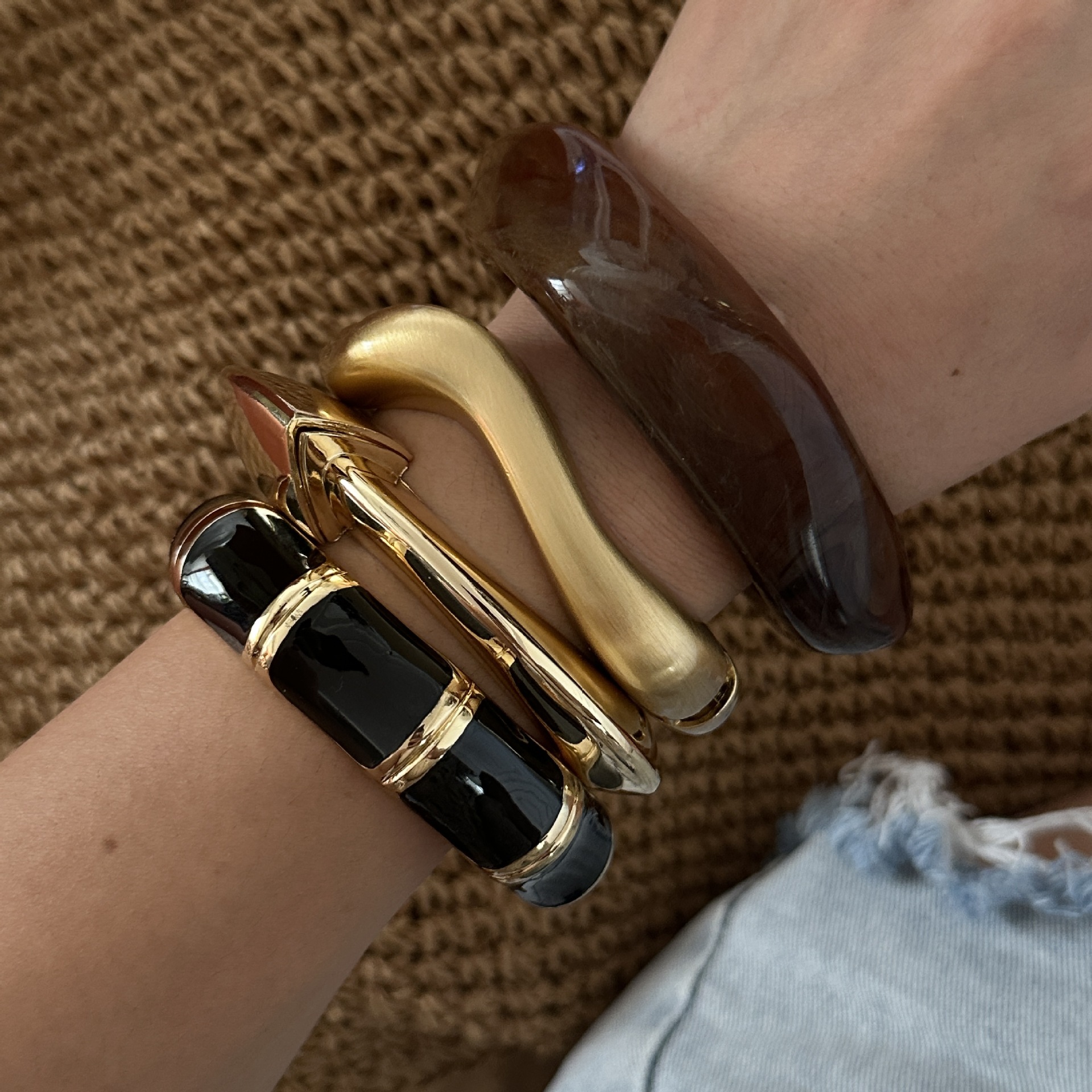 65g Weight Bangle Classification Alloy Chain Material 1 Piece Quantity Casual, Daily Occasion Alloy Material Solid Color Pattern Women's Gender Plating Design Elegant, Vintage Style Style Coffee, Gold Color Elegant Vintage Style Solid Color Alloy Wholesale Bangles 6
