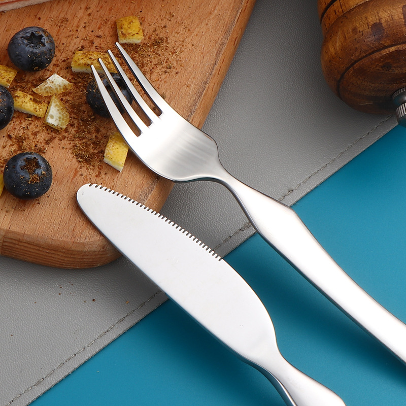 304 cuchillos de acero inoxidable para niños cucharas de dibujos animados creativos cubiertos de acero inoxidable para niños set de cuatro piezas para comida occidental pequeños regalos