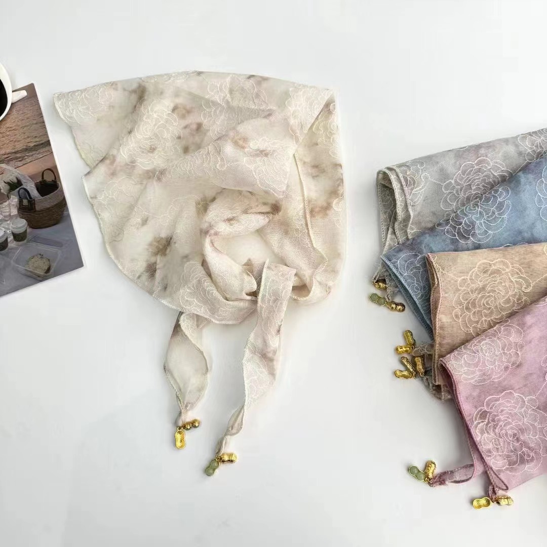 Korean-style Mori-style Spring and Autumn Embroidered Pendant Cotton-Linen Neck-Protecting Triangle Scarf, Women's Lightweight Shawl with Collar, Thin Scarf