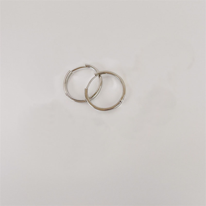 Precio especial simple anillo de auriculares temperamento moda versátil de alta sensación aretes de auriculares al por mayor