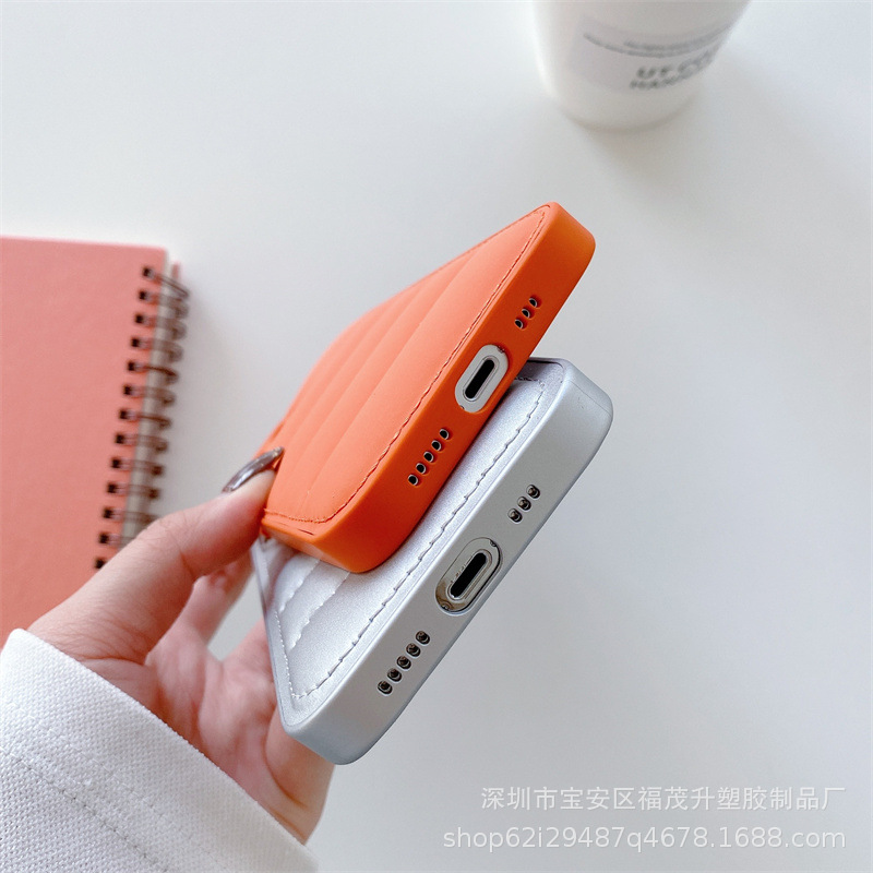 Funda para iPhone 17 estilo chaqueta de plumón, compatible con iPhone 16 Pro Max, sensación de alta gama, diseño simple para iPhone 14, funda protectora anticaídas para iPhone 15.