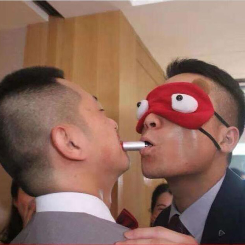 Suministros de boda Un conjunto completo de accesorios de juego completamente irreconocible