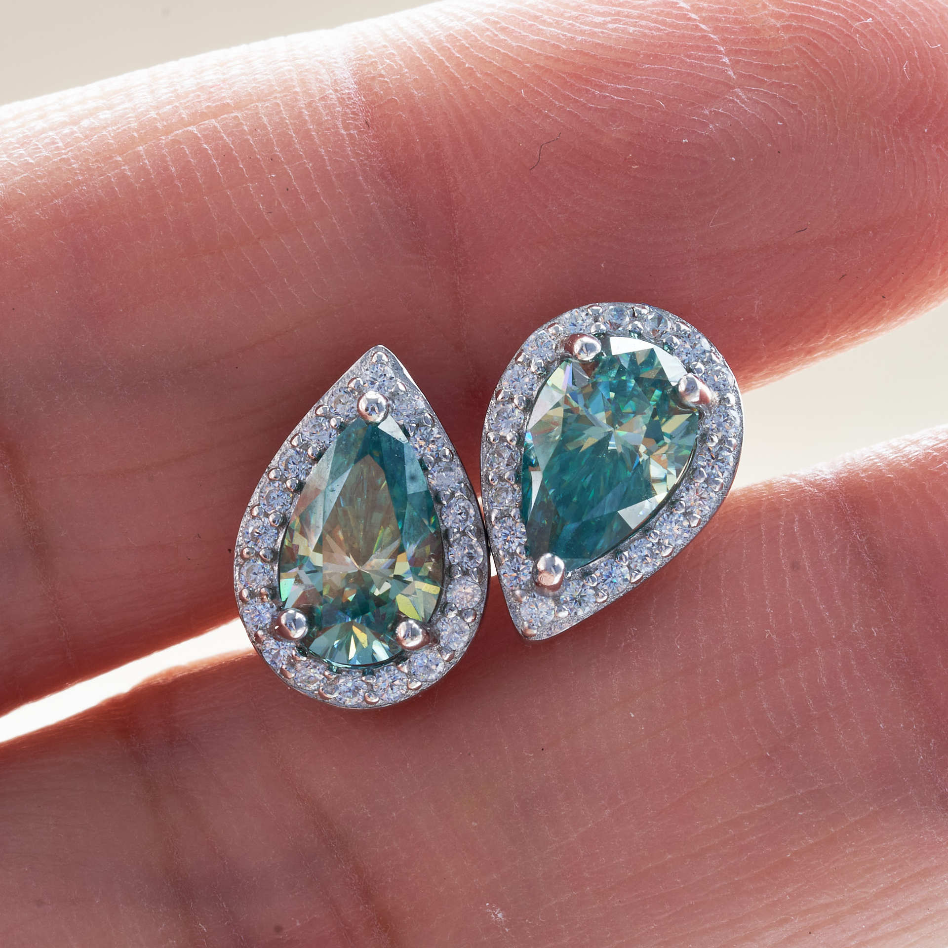925 pendientes de plata esterlina mujer azul verde 1 quilate peras moissanita pendientes chapados pt950 oro fábrica de joyas de orejas compactas
