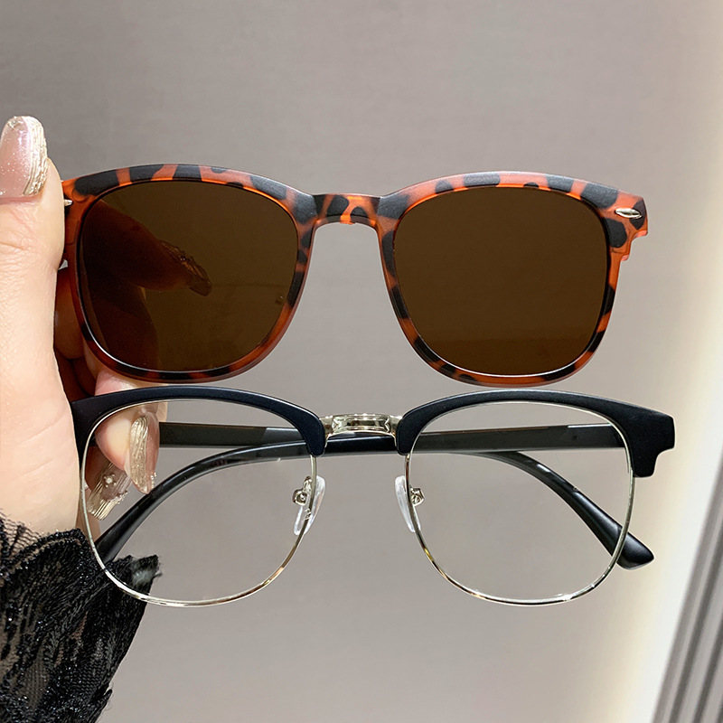 Three-In-One Magnetic Clip-On Sunglasses with Multiple Combinations, Can Be Paired with Prescription Glasses, Stylish Retro Sunglasses with Rivet Frames