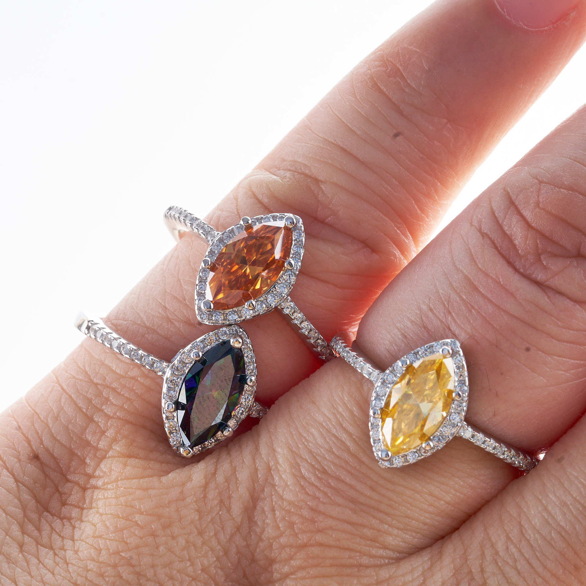 Anillo de plata s925 piedra de diamante de diamante de diamante en forma de ojo de caballo damas un anillo de quilates transfronterizo