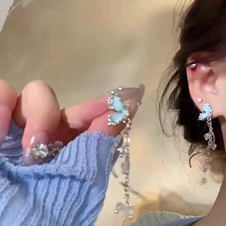 Brand universal small earrings from pearl