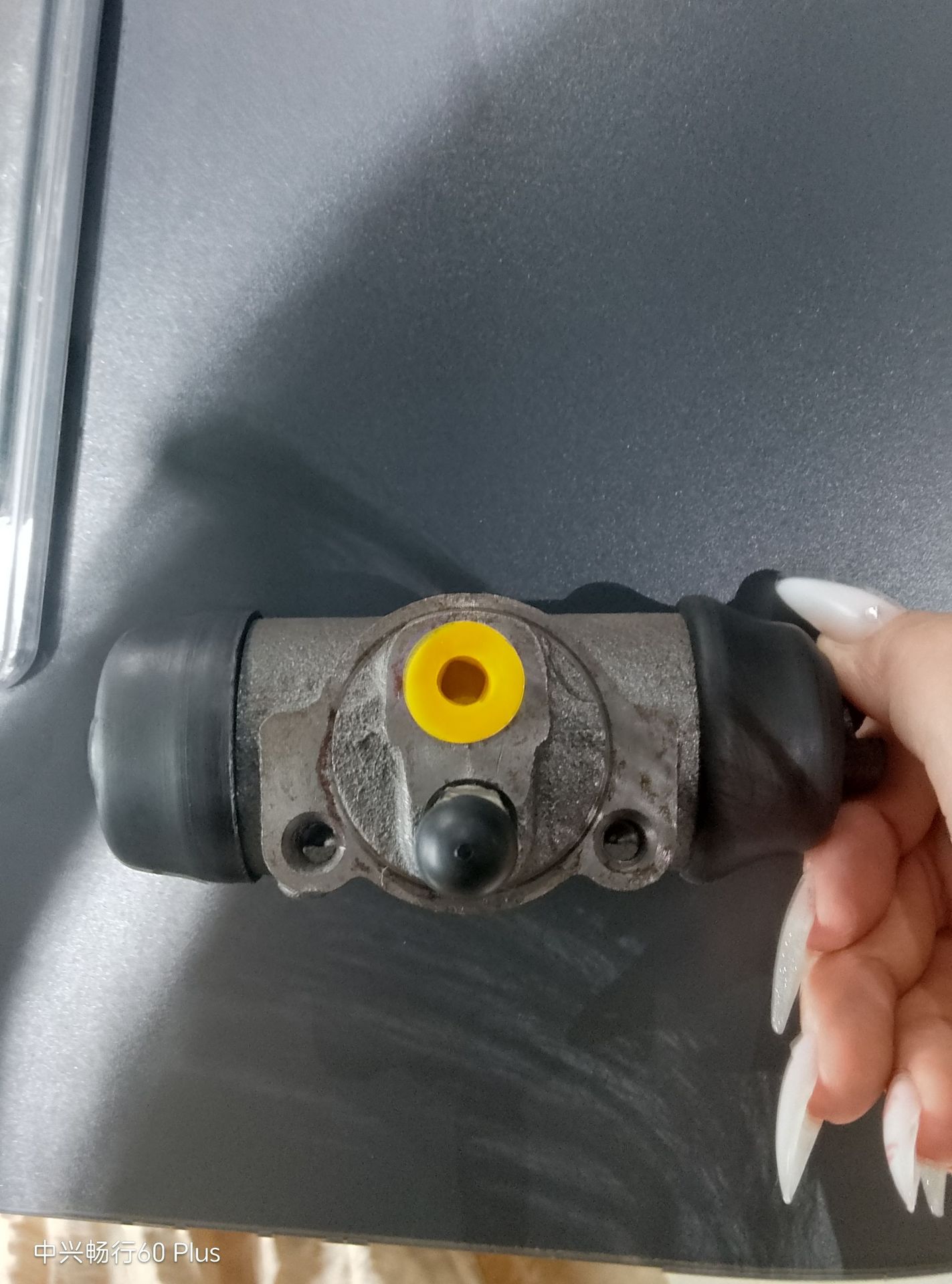 47550-60120 is suitable for Toyota Hilux car brake calipers; it is a direct-from-factory brake caliper