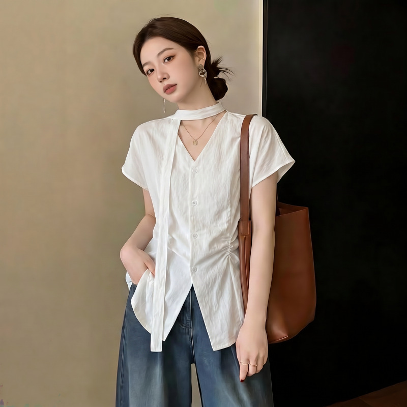 French-Style Elegant and Versatile White V-Neck Short-Sleeve Shirt for Women, New Summer Model with a High-End Feel A12485 French-Style Elegant and Versatile White V-Neck Short-Sleeve Shirt for Women, New Summer Model with a High-End Feel A12485