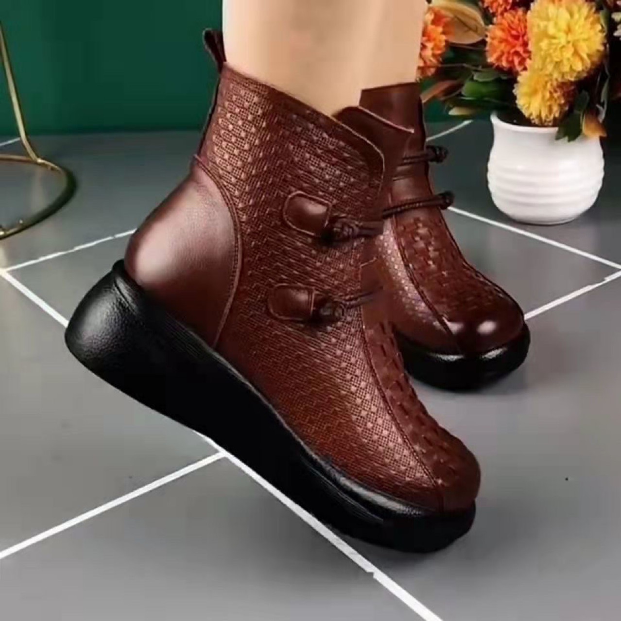 ShoeVault 2024 Short For Women Leather Round Toe Autumn Winter Soft Sole Fleece Lined Warm Mom Shoes Ethnic Style Retro Cotton_vogvips.com