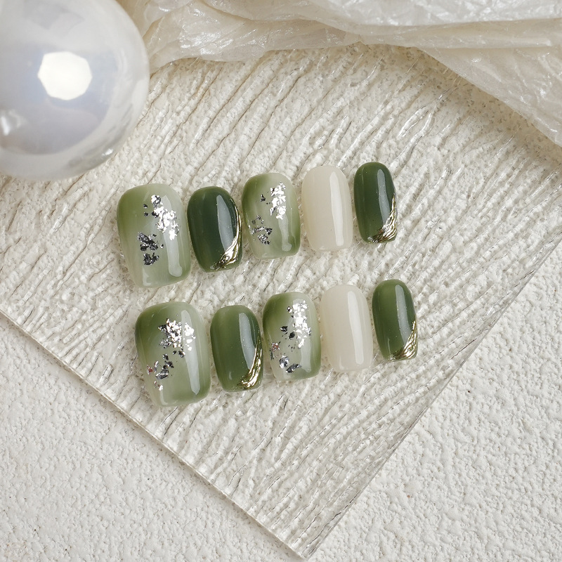 Hand-Wearing Armor Hand-Painted Green Sizzy White Temperament Advanced Sense Wearable Manicure Finished Nail Sticker Short
