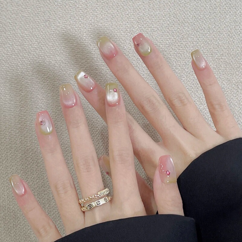 Short Style Ins-Style Brightening Summer Dopamine Gradient Cat Eye Nail Tips with Crushed Diamonds, Wearable Nail Art Pieces, Finished Boxed Set of 30 Pieces