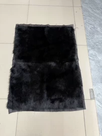 生皮、毛皮;坐垫椅垫;冲锋衣、裤