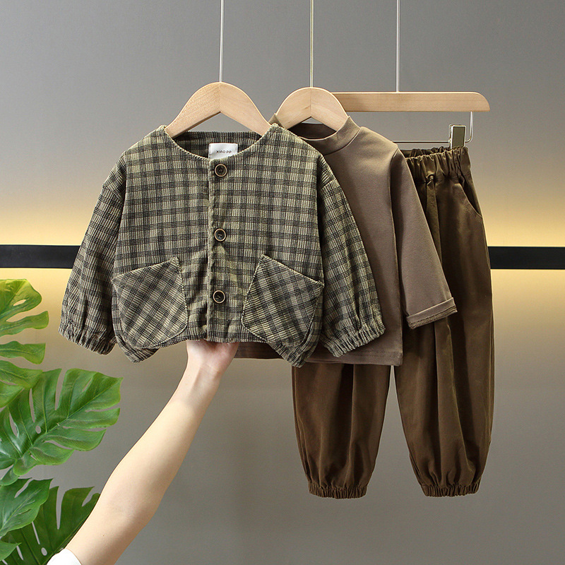 6133 Traje de otoño para niños 2025 nuevo estilo Chaqueta de pana para niños pequeños y medianos traje de primavera y otoño para bebés de tres piezas