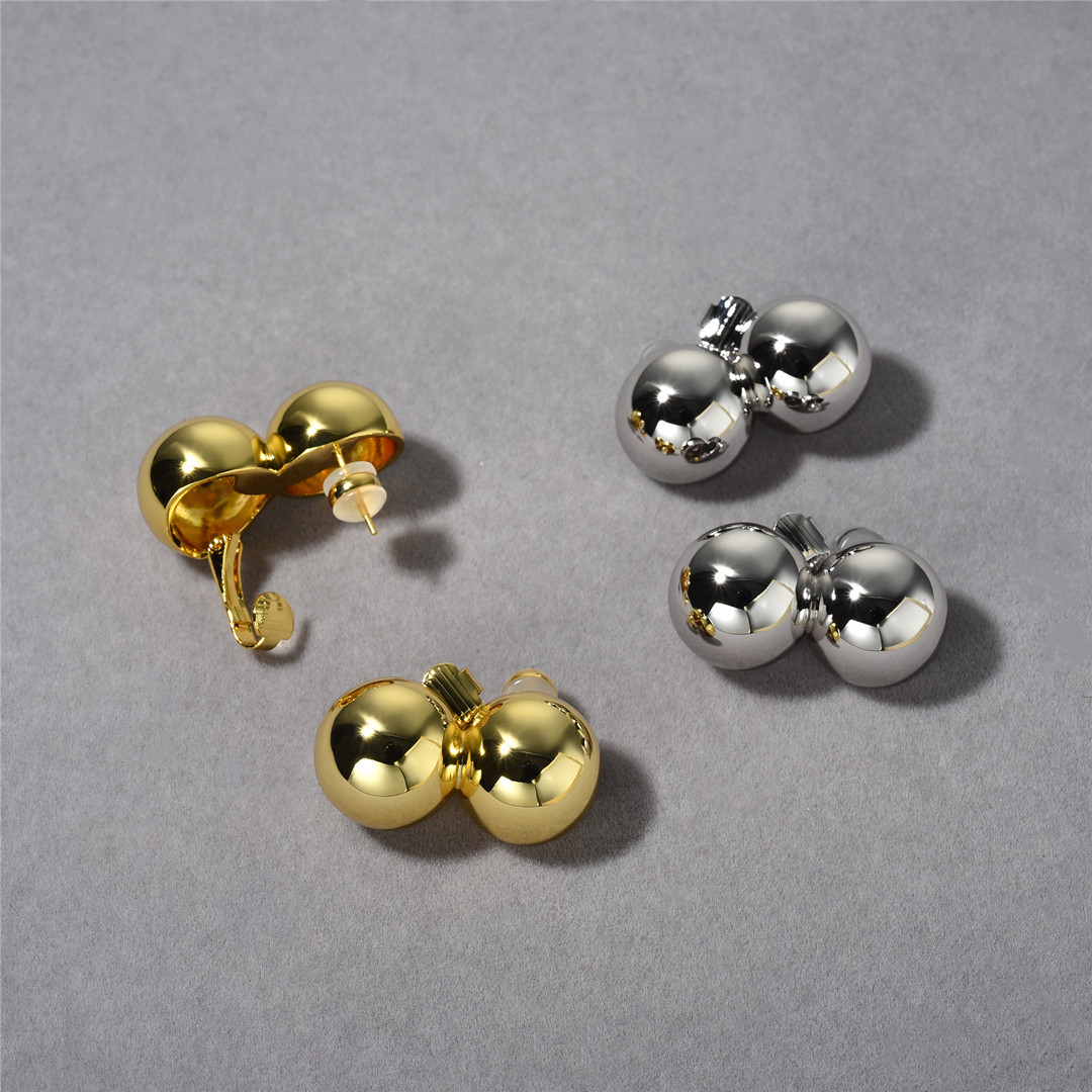 1 Pair Lady Ball Plating Copper 18K Gold Plated Ear Studs display picture 1