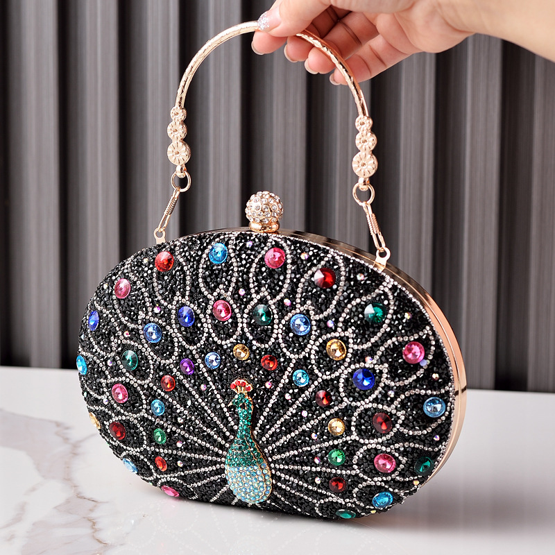 Nuevo bolso de cena de pavo real con incrustaciones de diamantes Bolso de fiesta de estilo retro europeo y americano transfronterizo Bolso de vestido negro de alta gama Ventas directas de fábrica