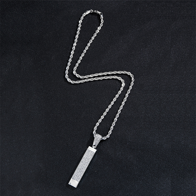 Collier à chaîne cubaine électroplaquée Geomet à la mode et populaire avec pendentif Hip Hop en forme de barre d'or créative et entièrement en diamant_voghion.com