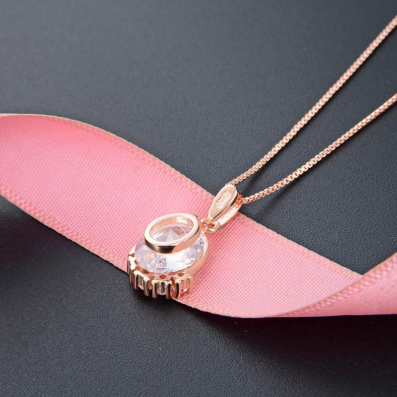 S925 plata esterlina colgante de pie pequeño temperamento femenino con diamantes personales colgante de plata fuente al por mayor