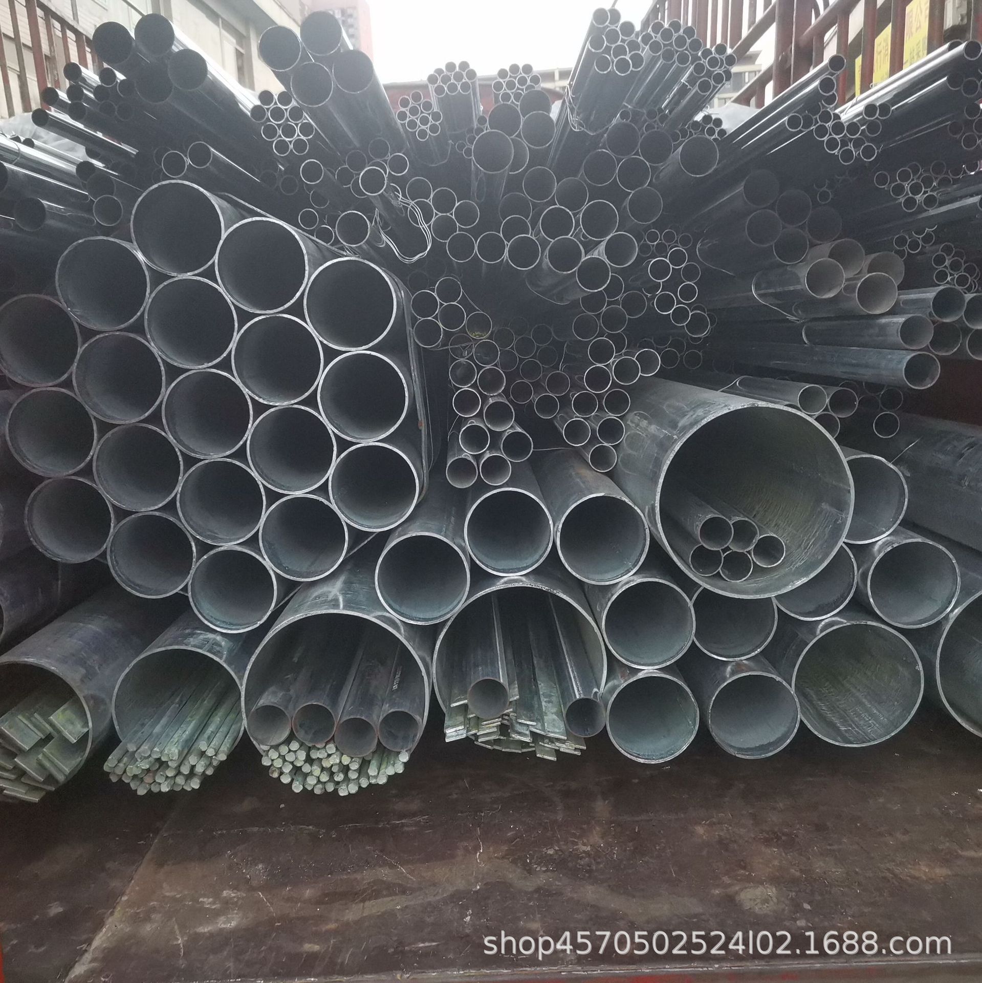 热镀锌焊接排水管道现货圆管方矩管齐全南充泸州镀锌无缝钢管批发