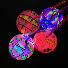 地摊货地摊儿童红带玩具弹力夜光拍拍充气发光拍球儿童玩具链子热