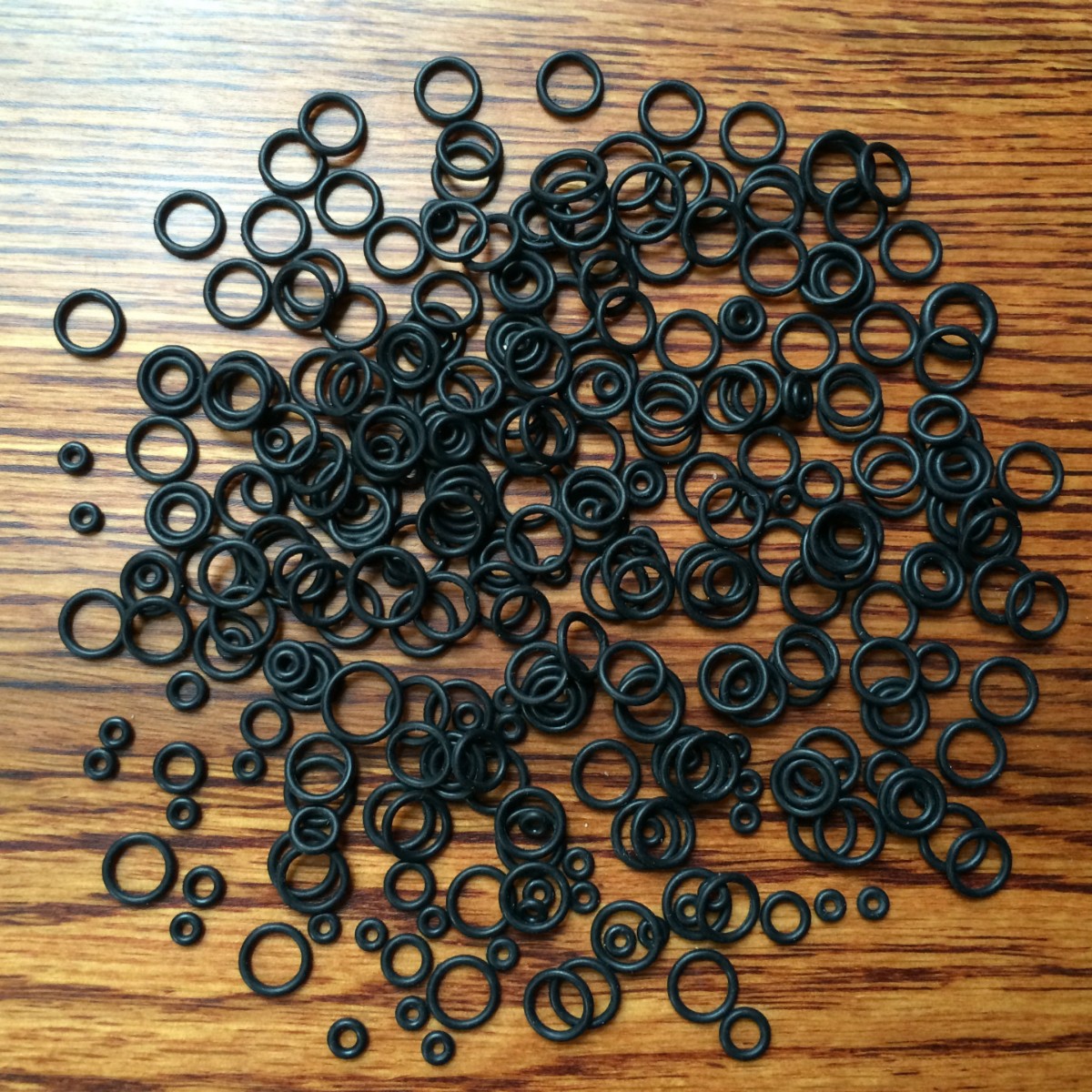 厂家直销耐磨耐油耐压NBR丁晴防水密封圈黑色O型圈汽车专用