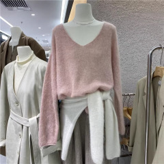 ピンクの柔らかいモチモチとしたプルオーバーがとてもきれいです。
