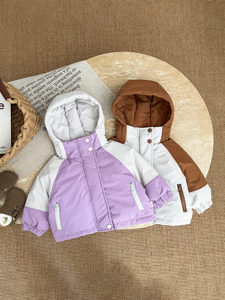 Invierno de invierno de niños 2025, nuevo bebé color exterior ligero, chaqueta, chaqueta de moda para bebés