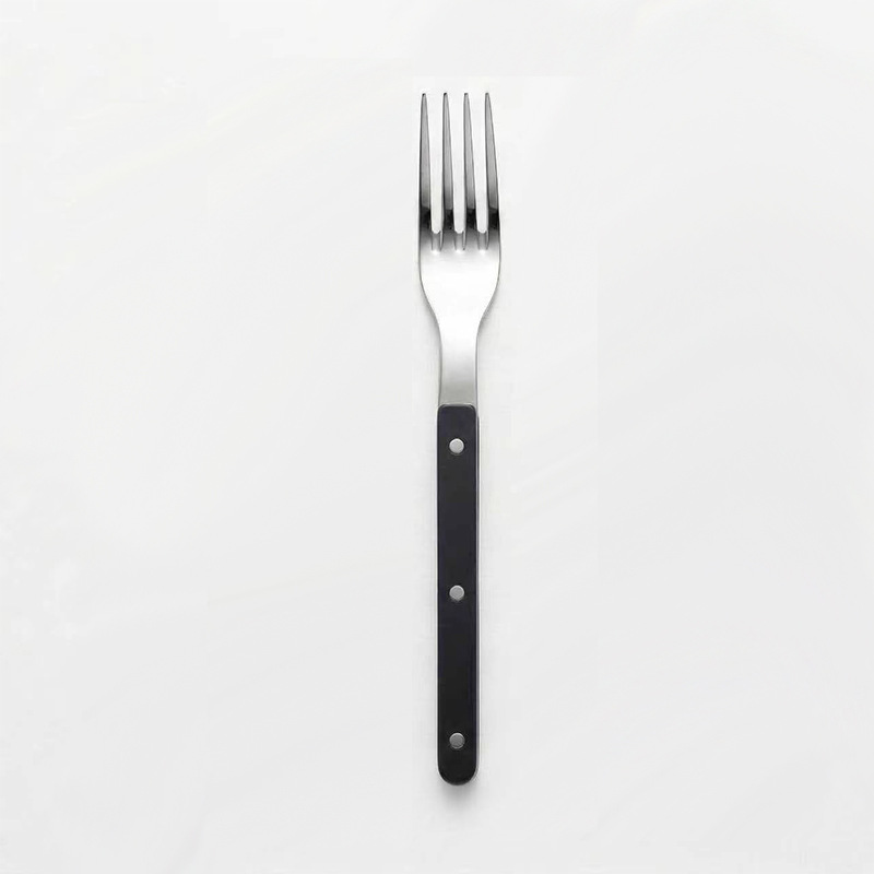 검은색 식사용 포크