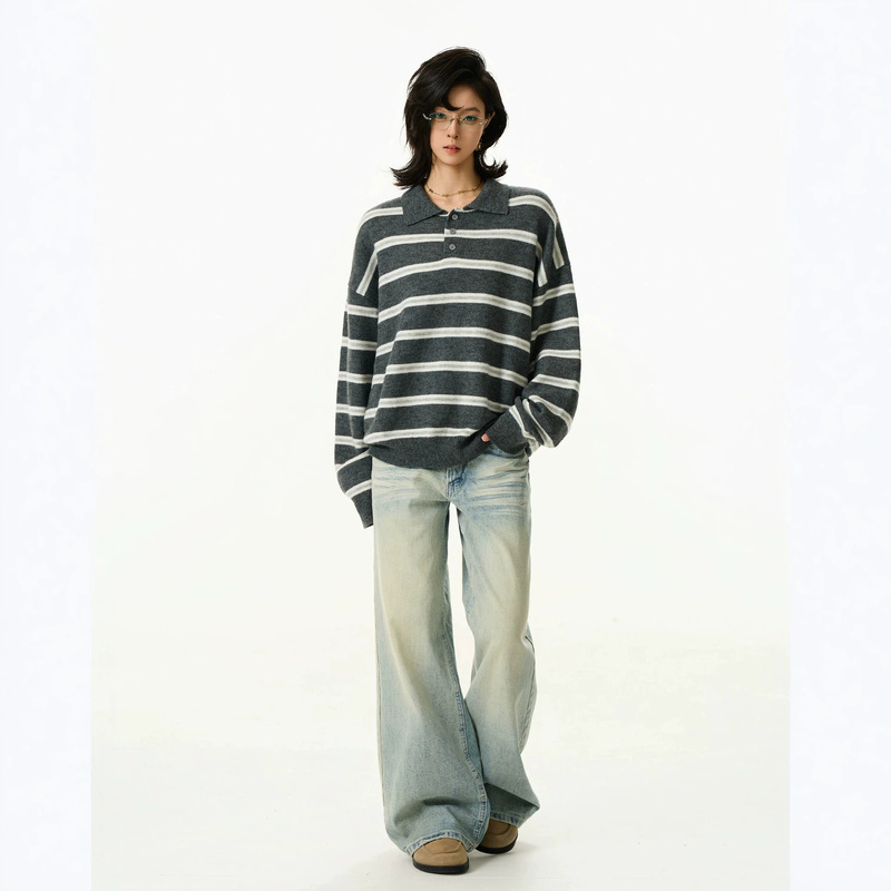 American retro striped polo-neck knit sweater, a relaxed and casual long-sleeved top for men and women, autumn 2026 collection American retro striped polo-neck knit sweater, a relaxed and casual long-sleeved top for men and women, autumn 2026 collection