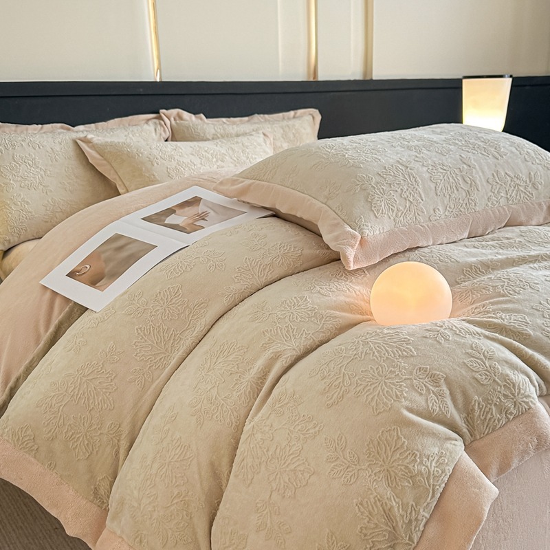 1688厳選連名A類冬5D彫刻牛乳パイル4点セット両面パイルシーツカバーが厚く保温されている