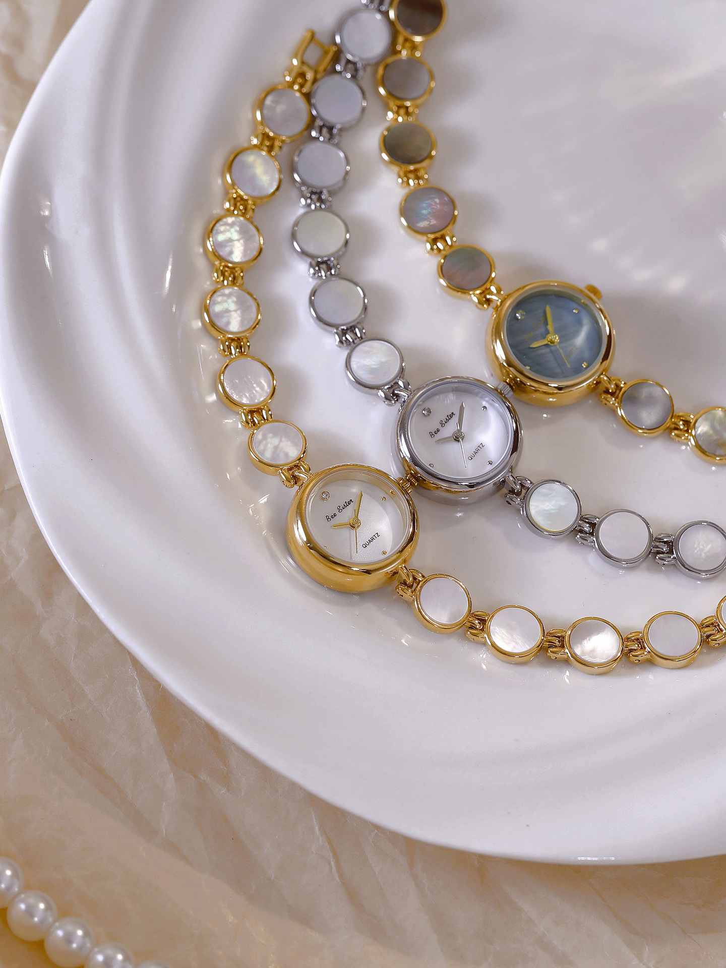 60g Weight Tempered Glass Mirror Material Fine Steel Strap Material Watch Classification Pointer Display Type Jewelry Buckle Buckle Style Round Dial Shape Holiday, Daily Occasion Quartz Movement Solid Color Pattern All Seasons Season Women's Gender Casual, Classic Style Style Casual Classic Style Solid Color Jewelry Buckle Quartz Watch 11
