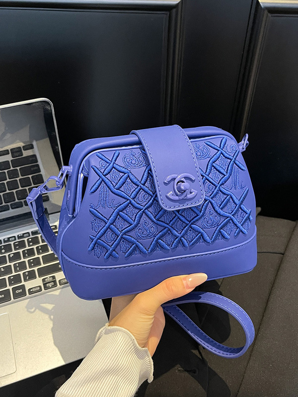 刺繍入りスモールバッグレディースバッグクロスボーダーバッグ2025新しいヨーロッパとアメリカのファッションクリップオンレディースショルダークロスボディシェルバッグ|undefined