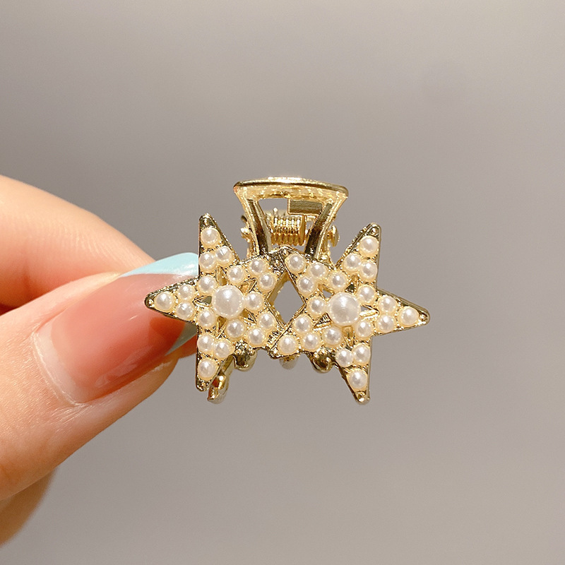 Exquisito clip pequeño clip de flequillo lateral de diamantes de imitación de perlas femeninas nuevo mini clip de tiburón de medio lazo horquilla tocado