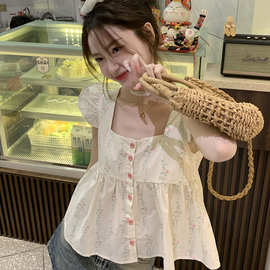 法式荷叶边背心小飞飞袖碎花小吊带衬衫女夏季短款娃娃衫无袖上衣