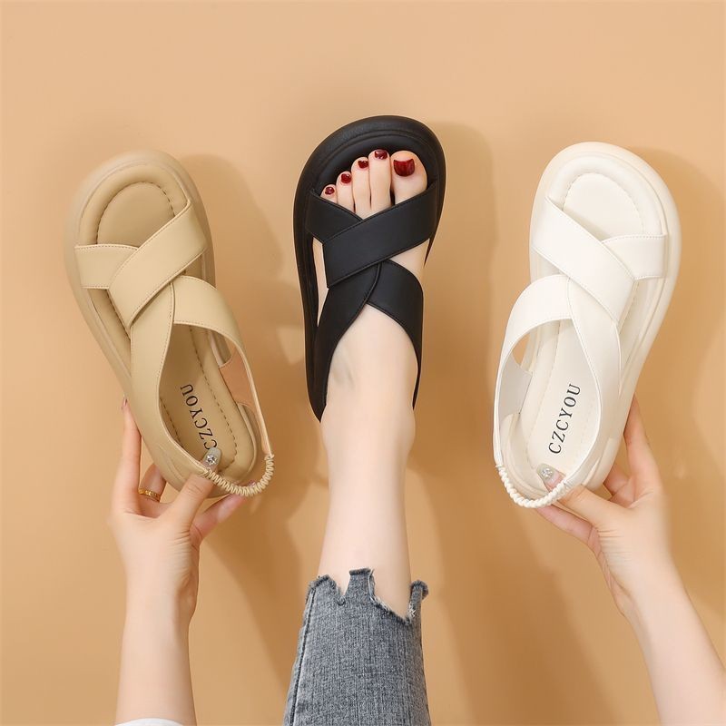 Sandalias de fondo plano para mujeres en verano de 2026 nuevas sandalias de playa antideslizantes con una base suave no cansada