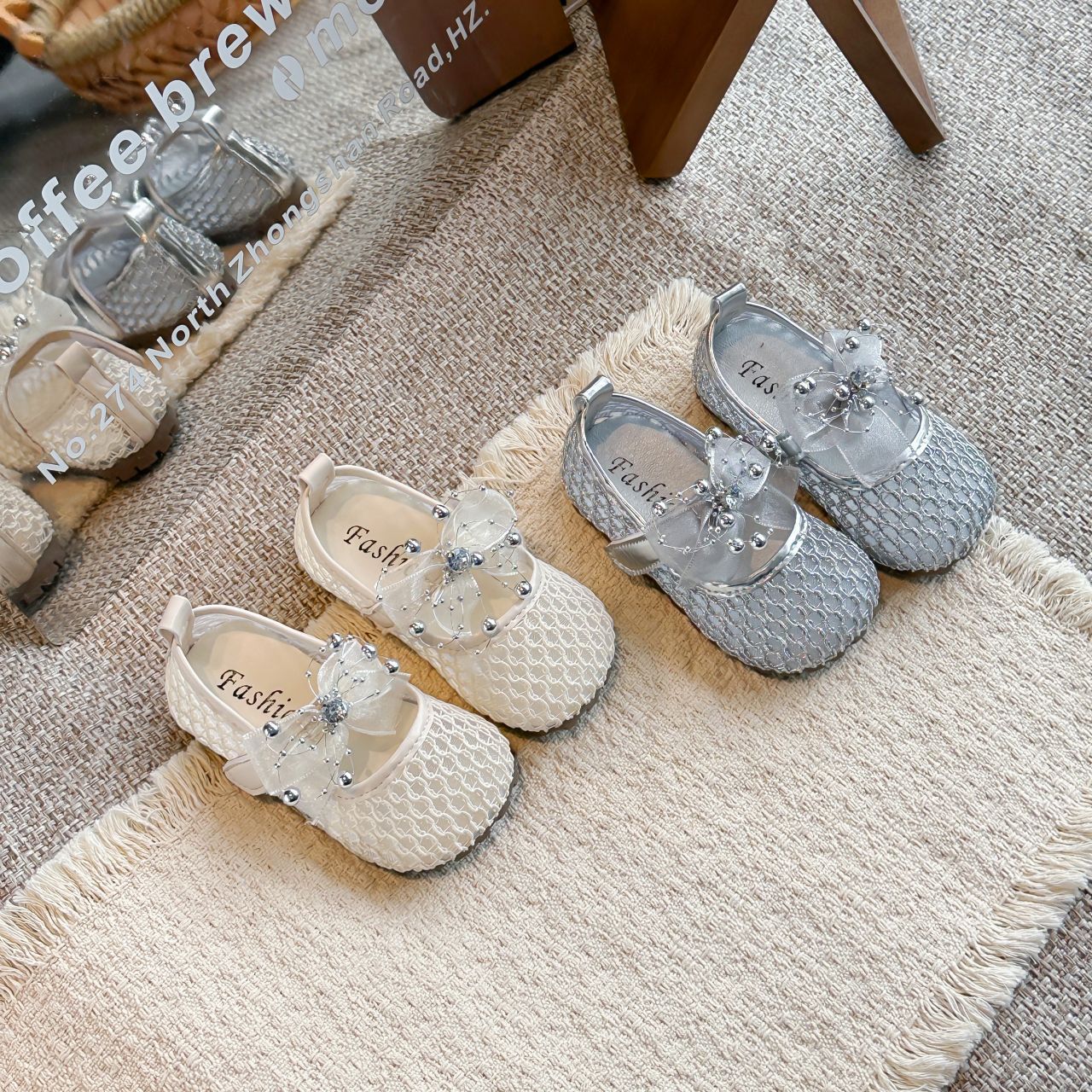 Niñas sandalias de malla 2026 verano niños adorables zapatos de arco de perla zapatos de princesa huecos image 5