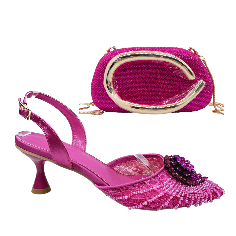 Zapatos estilo italiano para la cena sandalias de tacones finas de verano mujer diamante de punta zapatos de novia