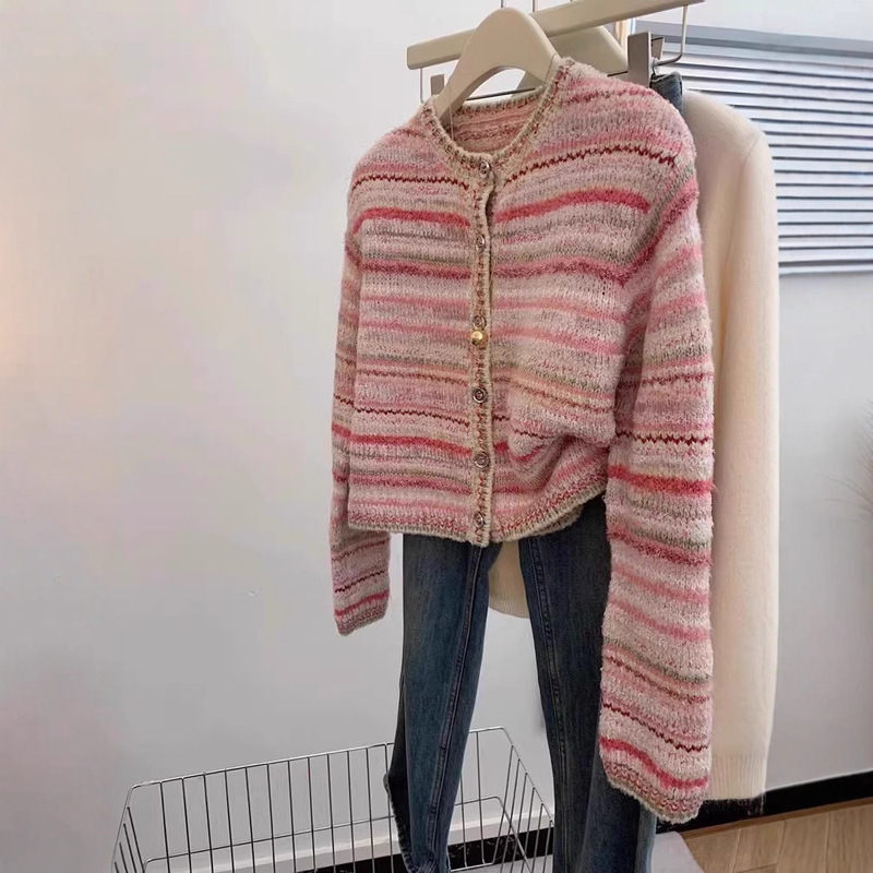 2025 New Autumn and Winter Women's Rainbow Stripesd Small Fragrant Knitted Sweater High-End Elegant Cardigan Jacket