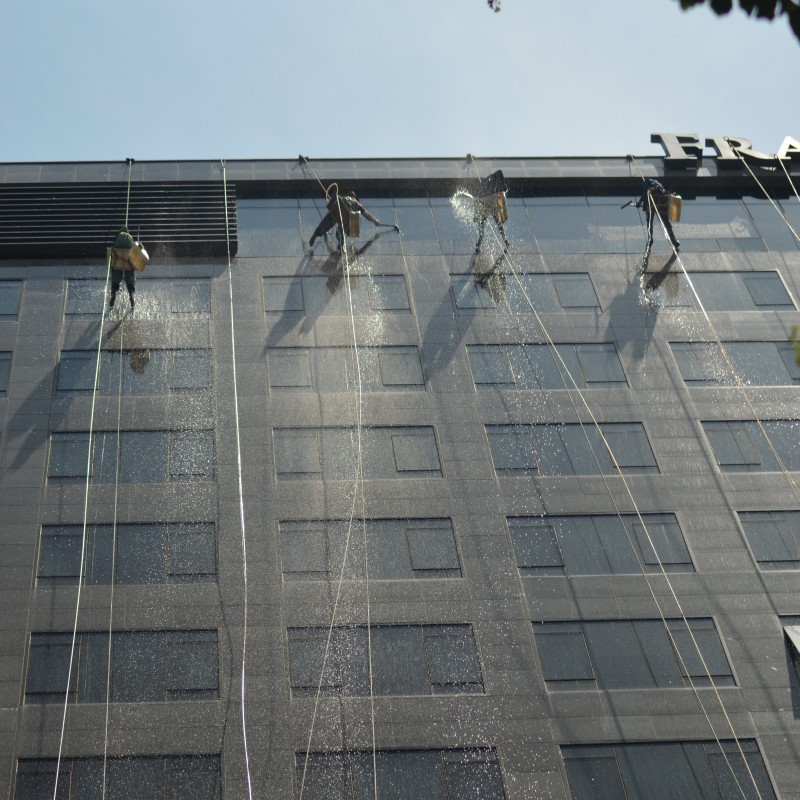 弹性聚氨酯类防腐涂料，既可用于新建防水防腐层。