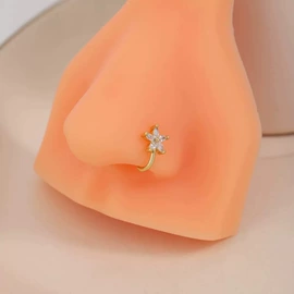 戒指;项链;耳钉