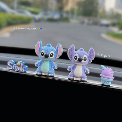 Model 2025, Car ornaments