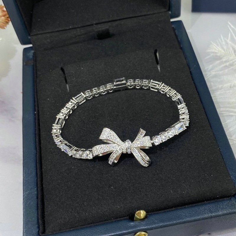 Pulsera de amor solar de circón galvanizado en oro real