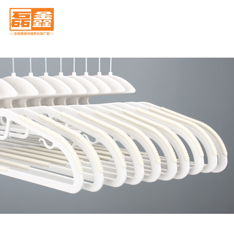 흰색 (본체는 약간 회색)