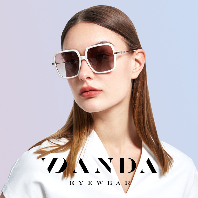 2022 nueva protección solar gafas de sol mujeres gafas de sol polarizadas TJ701 ultra ligero marco TR90 de dos colores arco gafas lisas