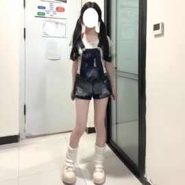 美式辣妹风牛仔背带短裤女春夏破洞设计感显瘦连体直筒短裤热裤子