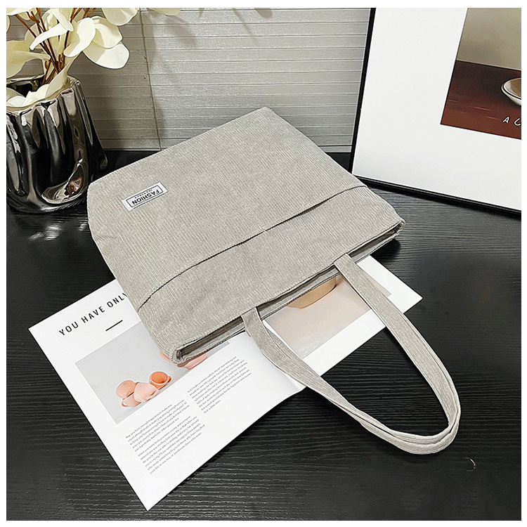 The fashionable and retro bucket bag for women, the new large-capacity versatile crossbody bag for women, and the trendy and elegant tote bag for women are selling well undefined