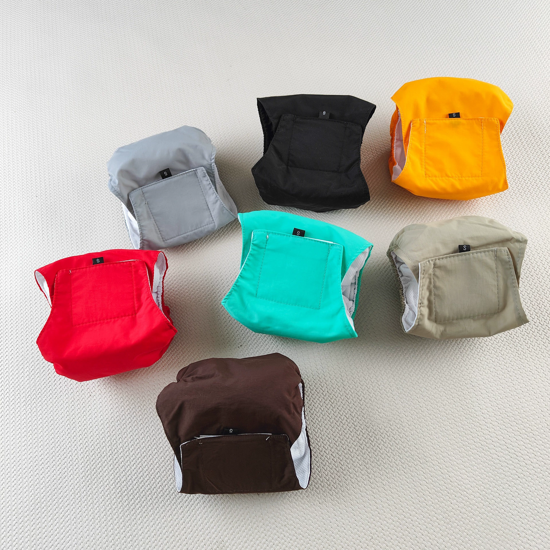 Менструальные трусы для домашних животных можно стирать и универсальны для кошек и собак. Гигиенические менструальные трусы регулируются, дышат и удобны.